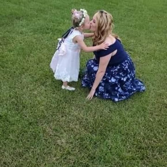 Meet your Posher, Alexis - Picture 1 of 1